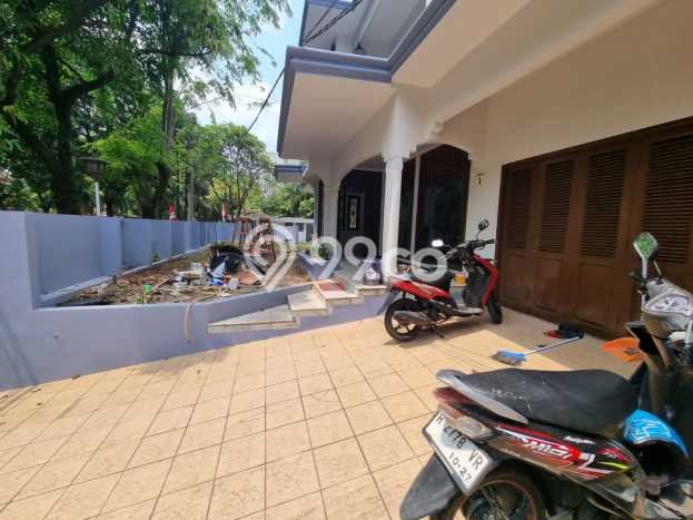 Rumah kawasan , Dekat Pusat Kota, 5 KM, LT 323m2m² Bangunan 400m2m² Rumah kawasan , Dekat Pusat Kota, 5 KM, LT 323m2m² Bangunan 400m2m²