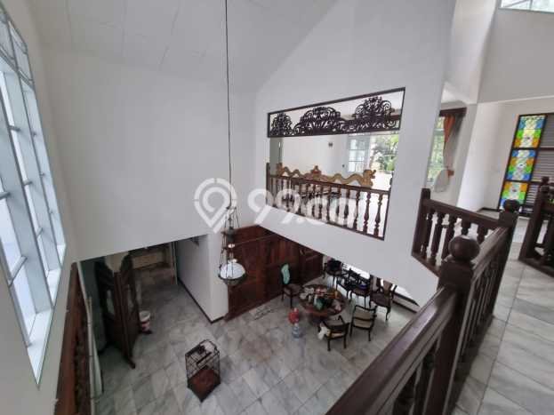 Rumah kawasan , Dekat Pusat Kota, 5 KM, LT 323m2m² Bangunan 400m2m² Rumah kawasan , Dekat Pusat Kota, 5 KM, LT 323m2m² Bangunan 400m2m²