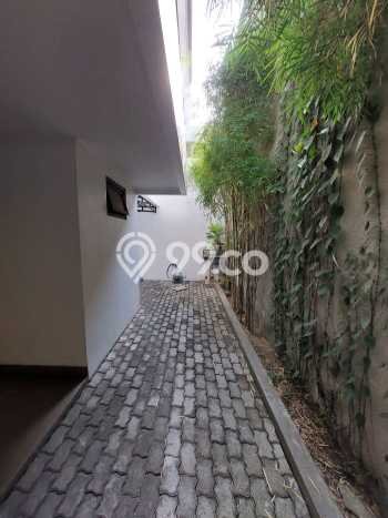 Rumah Luxury Modern Siap Huni di Ampera Jakarta Selatan Rumah Luxury Modern Siap Huni di Ampera Jakarta Selatan