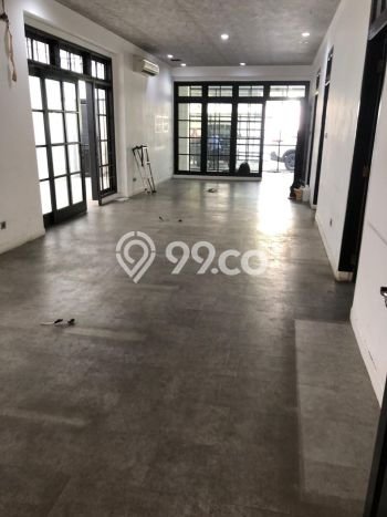 Lokasi terbaik! Rumah siap huni disewakan di Menteng LB 300m2 Lokasi terbaik! Rumah siap huni disewakan di Menteng LB 300m2