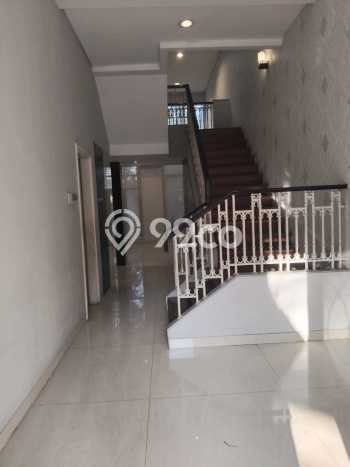 Disewakan! Rumah 4 Kamar Tidur &
3 Kamar Mandi di Pantai Indah Kapuk, Jakarta Utara Disewakan! Rumah 4 Kamar Tidur &
3 Kamar Mandi di Pantai Indah Kapuk, Jakarta Utara