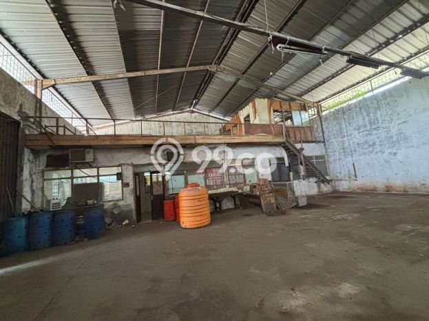 Gudang Disewa di Tangerang dengan LB 2100m2 Area Komersial Ramai Gudang Disewa di Tangerang dengan LB 2100m2 Area Komersial Ramai