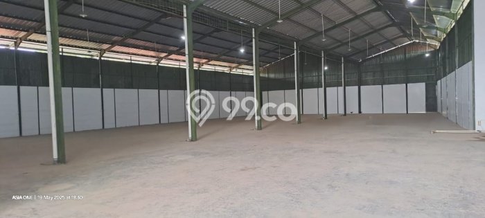 Unit Gudang disewakan di Cileungsi Bogor dengan LT 2500m2 / LB 1100m2 Unit Gudang disewakan di Cileungsi Bogor dengan LT 2500m2 / LB 1100m2