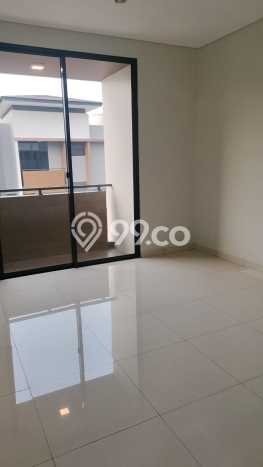Dijual Rumah Luas Elegan Dengan View Cantik di Summarecon Bekasi, Bekasi Dijual Rumah Luas Elegan Dengan View Cantik di Summarecon Bekasi, Bekasi