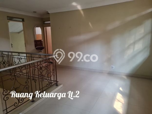 Siap Huni Hunian Elit 4 Kamar di Tebet Dekat ke Mana Pun Siap Huni Hunian Elit 4 Kamar di Tebet Dekat ke Mana Pun