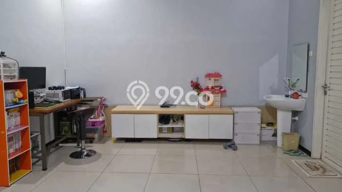 Dijual Cepat Rumah Bagus Siap Huni LB 220m2 di Bulak, Surabaya Dijual Cepat Rumah Bagus Siap Huni LB 220m2 di Bulak, Surabaya