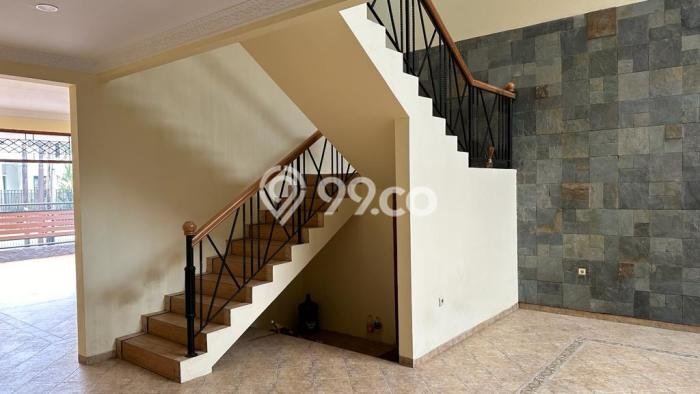 Jarang Ada! Rumah Kontrakan 4 Kamar Bagus Siap Huni Pakubuwono Jarang Ada! Rumah Kontrakan 4 Kamar Bagus Siap Huni Pakubuwono