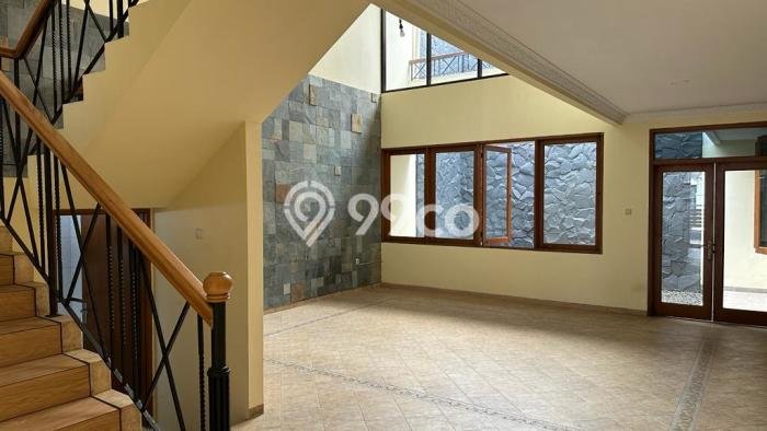 Jarang Ada! Rumah Kontrakan 4 Kamar Bagus Siap Huni Pakubuwono Jarang Ada! Rumah Kontrakan 4 Kamar Bagus Siap Huni Pakubuwono