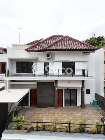 Dijual Rumah Premium dengan Fasilitas Sekitar Lengkap di Cinere, Depok Dijual Rumah Premium dengan Fasilitas Sekitar Lengkap di Cinere, Depok