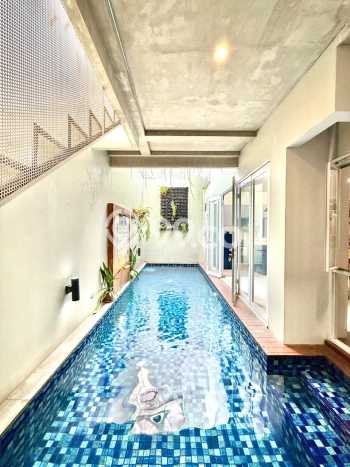 Hunian Elit LB 290m2 Siap Huni Desain Elegan di Lebak Bulus, Jakarta Selatan Hunian Elit LB 290m2 Siap Huni Desain Elegan di Lebak Bulus, Jakarta Selatan