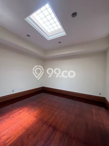 Lokasi strategis! Rumah siap huni dikontrakkan di Cilandak LB 750m2 Lokasi strategis! Rumah siap huni dikontrakkan di Cilandak LB 750m2