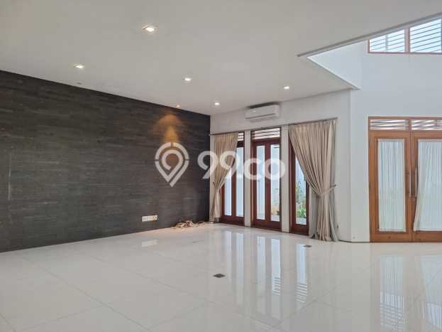 Lokasi terbaik! Rumah siap huni dikontrakkan di Cilandak LB 429m2 Lokasi terbaik! Rumah siap huni dikontrakkan di Cilandak LB 429m2