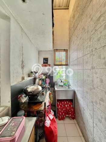Rumah Luas Asri 2 KT Siap Pakai di Cirendeu Jakarta Selatan Rumah Luas Asri 2 KT Siap Pakai di Cirendeu Jakarta Selatan
