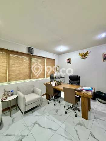 Unit Ruko Dijual di Jakarta Selatan LT 83m2 & LB 365m2 Unit Ruko Dijual di Jakarta Selatan LT 83m2 & LB 365m2