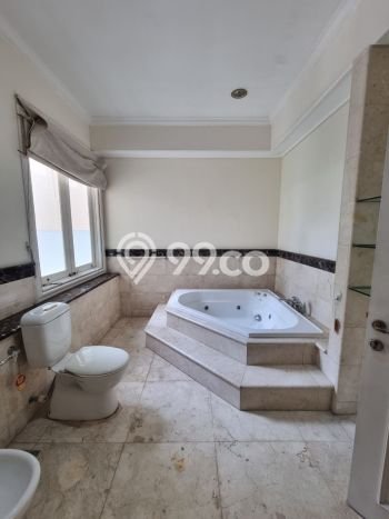 Hunian Elit LB 820m2 Siap Huni Desain Elegan di Pondok Indah, Jakarta Selatan Hunian Elit LB 820m2 Siap Huni Desain Elegan di Pondok Indah, Jakarta Selatan