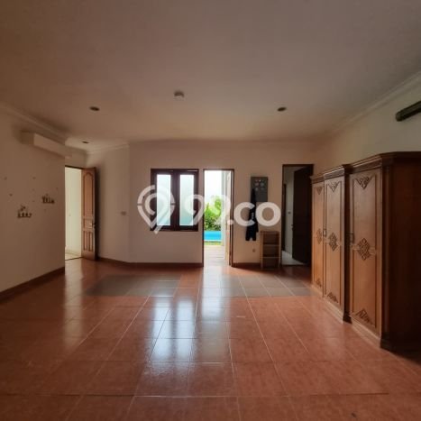 Rumah Disewakan Jakarta Selatan LT 450m2 LB 450m2 Kawasan Cipete Rumah Disewakan Jakarta Selatan LT 450m2 LB 450m2 Kawasan Cipete