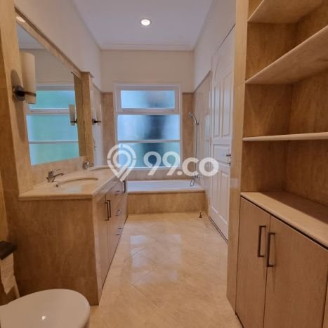 Jarang Ada! Rumah Sewa 5 Kamar Bagus Siap Huni Cipete Jarang Ada! Rumah Sewa 5 Kamar Bagus Siap Huni Cipete