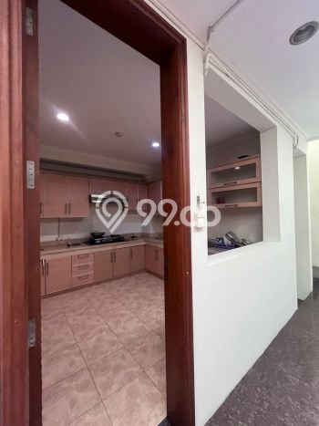Lokasi strategis! Rumah siap huni dikontrakkan di Cilandak LB 750m2 Lokasi strategis! Rumah siap huni dikontrakkan di Cilandak LB 750m2
