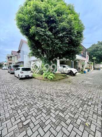Rumah Luas Asri 2 KT Siap Pakai di Cirendeu Jakarta Selatan Rumah Luas Asri 2 KT Siap Pakai di Cirendeu Jakarta Selatan