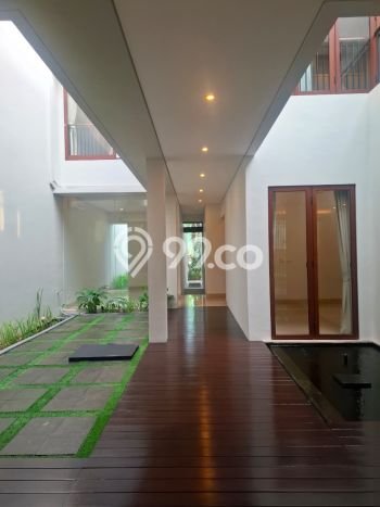 Sewa Rumah Nyaman di Kemang LT 412m2 / LB 470m2 Kondisi Bagus Sewa Rumah Nyaman di Kemang LT 412m2 / LB 470m2 Kondisi Bagus