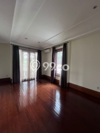 Lokasi strategis! Rumah siap huni dikontrakkan di Cilandak LB 750m2 Lokasi strategis! Rumah siap huni dikontrakkan di Cilandak LB 750m2