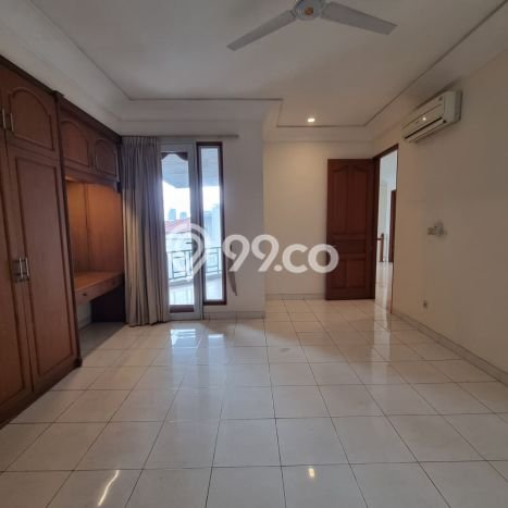 Rumah Disewakan Jakarta Selatan LT 450m2 LB 450m2 Kawasan Cipete Rumah Disewakan Jakarta Selatan LT 450m2 LB 450m2 Kawasan Cipete