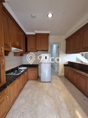 Hunian Elit LB 820m2 Siap Huni Desain Elegan di Pondok Indah, Jakarta Selatan Hunian Elit LB 820m2 Siap Huni Desain Elegan di Pondok Indah, Jakarta Selatan