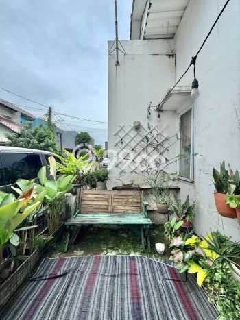 Rumah Luas Asri 2 KT Siap Pakai di Cirendeu Jakarta Selatan Rumah Luas Asri 2 KT Siap Pakai di Cirendeu Jakarta Selatan