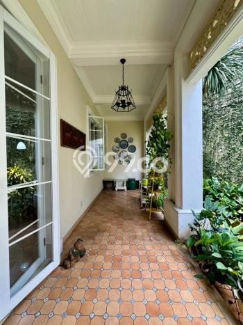 Rumah Elit LB 348m2 Siap Pakai Desain Elegan di Cipete, Jakarta Selatan Rumah Elit LB 348m2 Siap Pakai Desain Elegan di Cipete, Jakarta Selatan