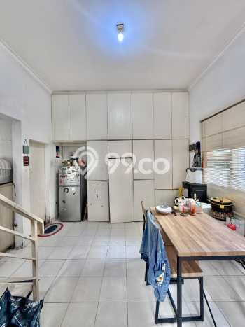 Rumah Luas Asri 2 KT Siap Pakai di Cirendeu Jakarta Selatan Rumah Luas Asri 2 KT Siap Pakai di Cirendeu Jakarta Selatan