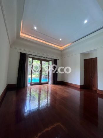 Lokasi strategis! Rumah siap huni dikontrakkan di Cilandak LB 750m2 Lokasi strategis! Rumah siap huni dikontrakkan di Cilandak LB 750m2