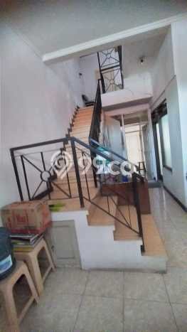 HARGA SPECIAL! Rumah Asri area , Surabaya, Luas 200m2m² Bangunan 220m2m² Bisa Nego! HARGA SPECIAL! Rumah Asri area , Surabaya, Luas 200m2m² Bangunan 220m2m² Bisa Nego!