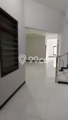Hunian Impian Keluarga LB 295m2m² Lokasi Sejuk di Mulyorejo, Surabaya Hunian Impian Keluarga LB 295m2m² Lokasi Sejuk di Mulyorejo, Surabaya