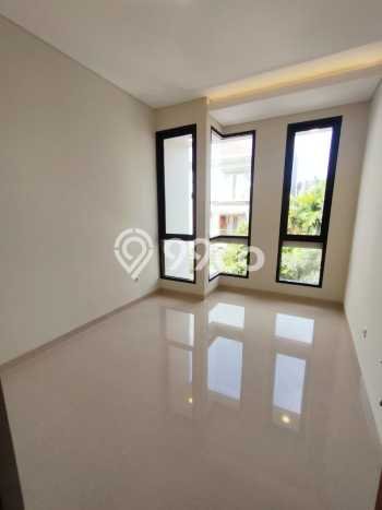 Rumah Eksklusif di Kenjeran, Surabaya, Luas 102m2m² LB 156m2m² Rumah Eksklusif di Kenjeran, Surabaya, Luas 102m2m² LB 156m2m²