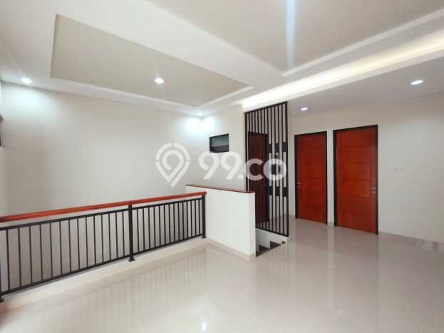Rumah Eksklusif di Kenjeran, Surabaya, Luas 102m2m² LB 156m2m² Rumah Eksklusif di Kenjeran, Surabaya, Luas 102m2m² LB 156m2m²