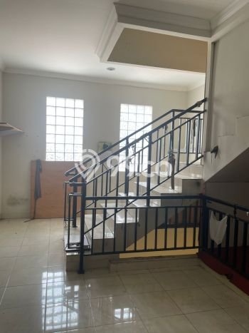 Ruko Dijual di Jakarta Pusat LT 202m2 & LB 728m2 Lokasi Terbaik! Ruko Dijual di Jakarta Pusat LT 202m2 & LB 728m2 Lokasi Terbaik!
