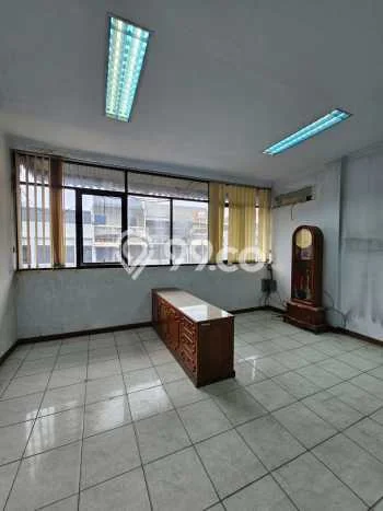 Disewakan Ruko di Kawasan Ramai Pasar Baru Luas 349m2 Disewakan Ruko di Kawasan Ramai Pasar Baru Luas 349m2