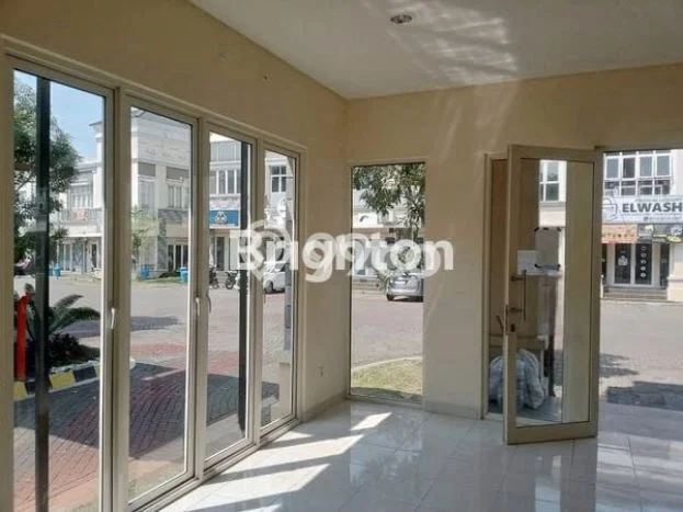 LOKASI TERBAIK! Ruko Kawasan BSD Nusaloka, Luas 110m², Jalan Utama LOKASI TERBAIK! Ruko Kawasan BSD Nusaloka, Luas 110m², Jalan Utama