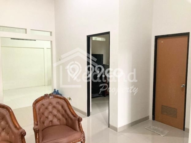 Rumah Nyaman di , 2 KM, Area Tenang, Luas 163m2m² Bangunan 97m2m² Rumah Nyaman di , 2 KM, Area Tenang, Luas 163m2m² Bangunan 97m2m²