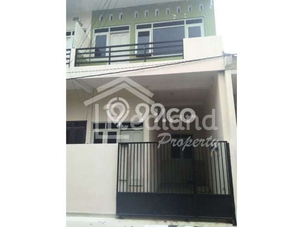 Lokasi terbaik! Rumah siap pakai dikontrakkan di Semarang Utara LB 120m2 Lokasi terbaik! Rumah siap pakai dikontrakkan di Semarang Utara LB 120m2