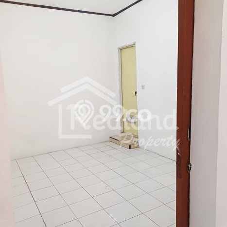 HUNIAN PILIHAN! Rumah kawasan Semarang Utara, 2 KM, Lingkungan Asri, LT 100m2m² LB 100m2m² HUNIAN PILIHAN! Rumah kawasan Semarang Utara, 2 KM, Lingkungan Asri, LT 100m2m² LB 100m2m²