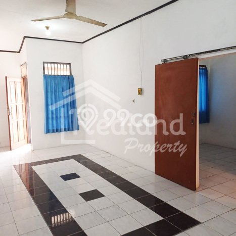 HUNIAN PILIHAN! Rumah kawasan Semarang Utara, 2 KM, Lingkungan Asri, LT 100m2m² LB 100m2m² HUNIAN PILIHAN! Rumah kawasan Semarang Utara, 2 KM, Lingkungan Asri, LT 100m2m² LB 100m2m²