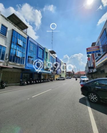 LOKASI STRATEGIS! Ruko di Medan Johor, Luas 192m2m², Keramaian Tinggi LOKASI STRATEGIS! Ruko di Medan Johor, Luas 192m2m², Keramaian Tinggi