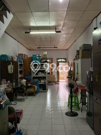 LOKASI PREMIUM! Ruko Kawasan Medan Petisah, Luas 64m², Jalan Utama, Area Komersial LOKASI PREMIUM! Ruko Kawasan Medan Petisah, Luas 64m², Jalan Utama, Area Komersial
