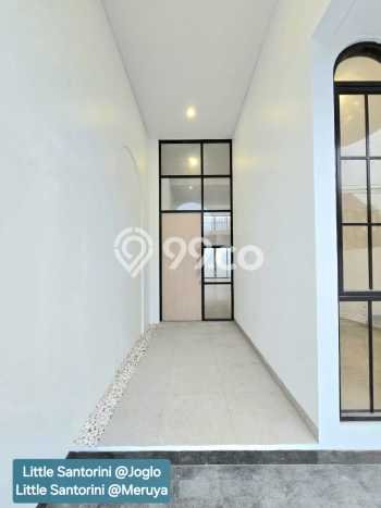 Ready to Use! Luxury House LT 135m2 Desain Modern di Joglo Ready to Use! Luxury House LT 135m2 Desain Modern di Joglo