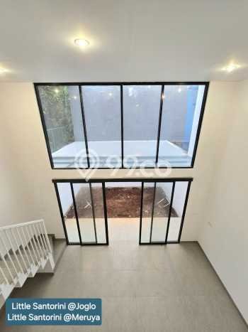 Ready to Use! Luxury House LT 135m2 Desain Modern di Joglo Ready to Use! Luxury House LT 135m2 Desain Modern di Joglo