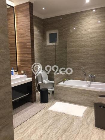 Rumah Mewah LB 330m2 Siap Huni Desain Elegan di Green Lake City, Jakarta Barat Rumah Mewah LB 330m2 Siap Huni Desain Elegan di Green Lake City, Jakarta Barat