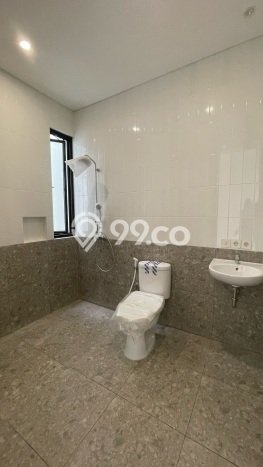 Ready to Use! Luxury House LT 135m2 Desain Modern di Joglo Ready to Use! Luxury House LT 135m2 Desain Modern di Joglo