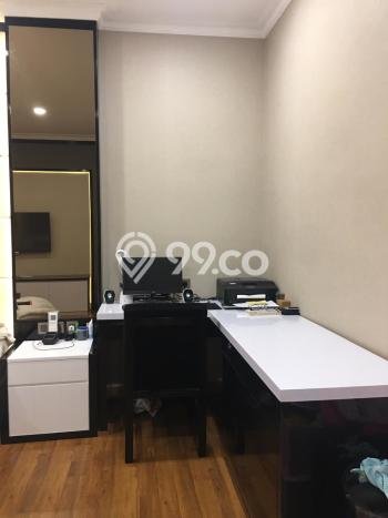 Rumah Mewah LB 330m2 Siap Huni Desain Elegan di Green Lake City, Jakarta Barat Rumah Mewah LB 330m2 Siap Huni Desain Elegan di Green Lake City, Jakarta Barat