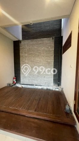 Rumah Elit Modern Siap Huni di Joglo Jakarta Barat Rumah Elit Modern Siap Huni di Joglo Jakarta Barat